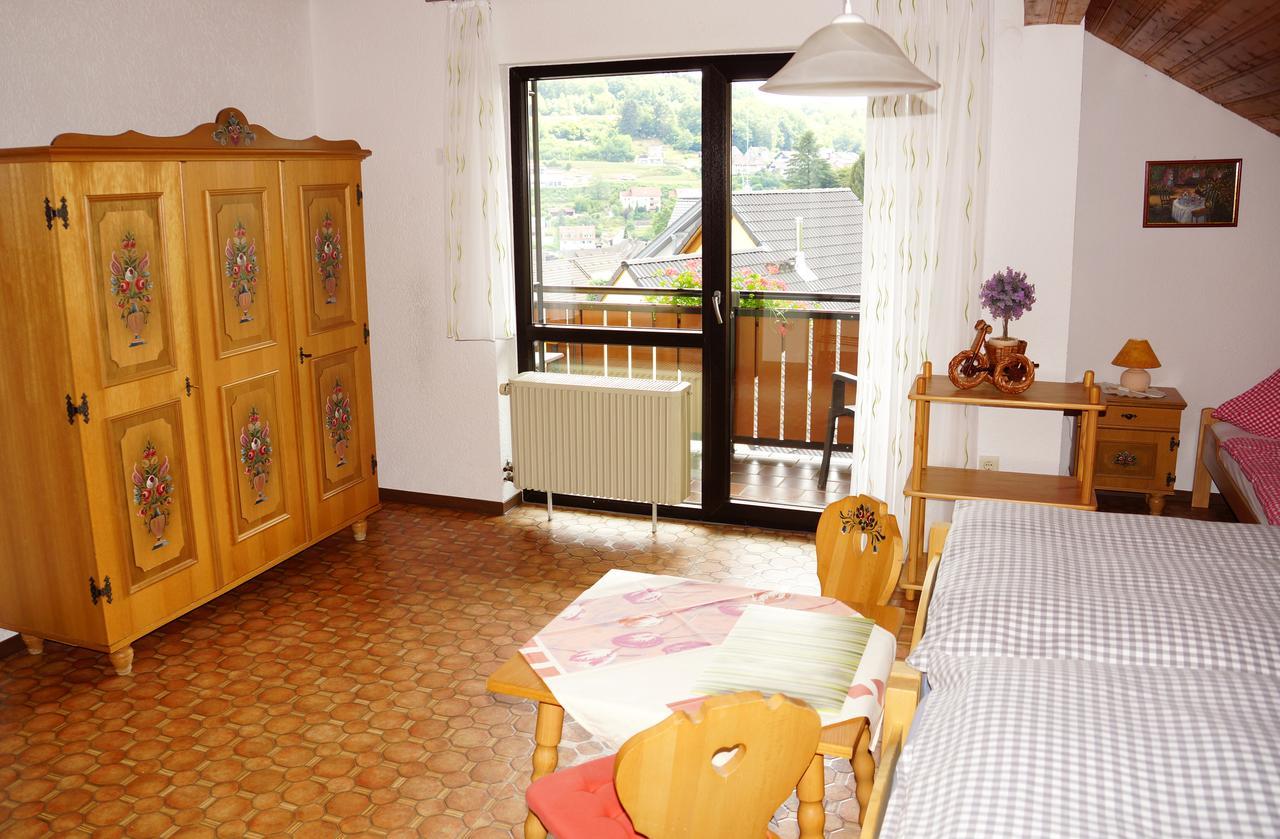 Hotel Garni Berghof Heigenbruecken Bagian luar foto