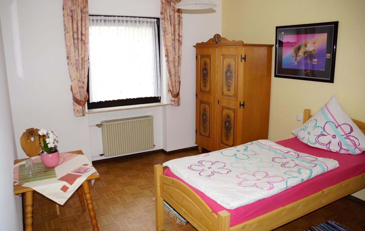 Hotel Garni Berghof Heigenbruecken Bagian luar foto